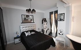 From Hollywood To Bollywood 2 Bedrooms 2 Bathrooms - 1 Min From Croisette&Beach, 12 Min From The Palais
